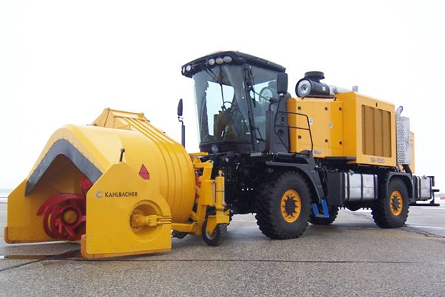 Airport snow removal equipment