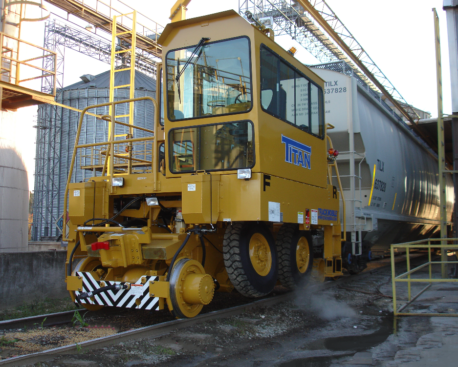 Custom gearbox in biomodal railcar mover